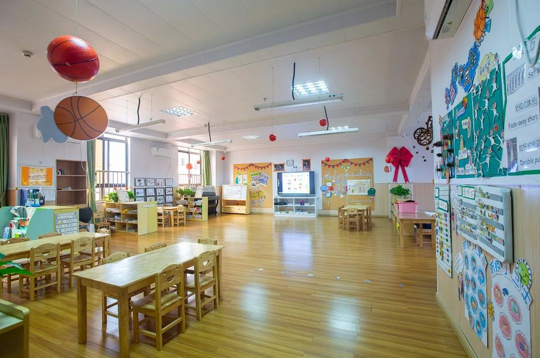首页| 格林幼儿园始建于2011年,位于江苏省苏州市吴江区流虹路492号